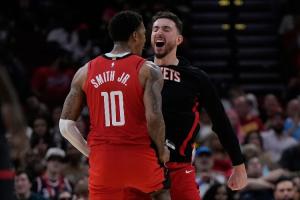 乌度卡：申京和KD吸引了大量防守注意力 小贾很好地利用了这一点