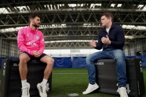 B席：加盟曼城最初计划待两三年，没想到待了9年拿到17个冠军