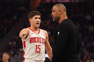 火媒：谢泼德本赛季首发10胜2负 火箭再也不应该让他打替补了