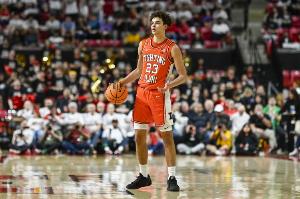 行情暴涨！伊利诺伊大学后卫瓦格勒贡献18+7+7  率队大胜35分