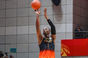 媒体人：江苏把广厦拖入加时  弱队实力不行可以用外援来凑