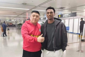 媒体人：山西新外援泰森·沃克已抵太原 是否能留队要看试训情况