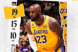 最老三双！湖人官方发布詹姆斯本场数据海报：19+15+10