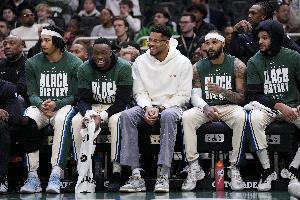 字母本赛季继续出战已无任何意义 可想要说服他恐怕没那么容易