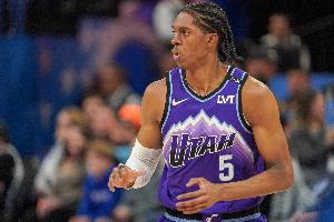 你要“搞事情”！科迪威半场出战17分钟 10中8高效轰下19分