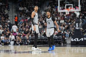 文班降级为出战成疑 若想评奖最后12场至多只能缺3场 卡斯尔缺阵