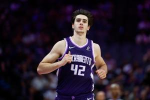 连场30+！42号秀雷诺成为新世纪以来国王首位达此成就的新秀