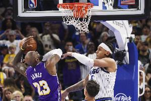 魔术今天主场观众人数19597人 队史第二多 最多是去年打湖人