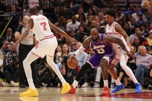 范弗里特：湖人对我们的包夹奏效了 我们没让对手付出代价