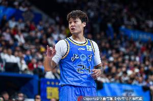 就你打得好！赵睿半场6中4拿下12分1助攻 全队唯一上双