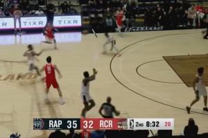 有小约基奇内味儿了！杨瀚森骚气球领人的妙传 “逼”乐福去扣篮