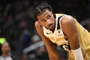 咋回事啊？萨尔首节出战不到8分钟 5中0&三分2中0一分未得