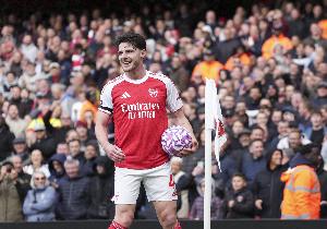 旧将：赖斯和萨卡在国家队踢一场就可以了，谈不拢就诈伤回俱乐部