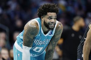 真挚的祝福！祝黄蜂球员布里奇斯28岁生日快乐！