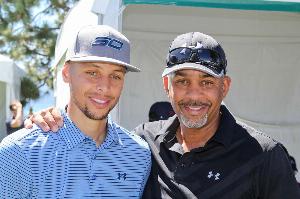 库里：父亲30号球衣退役对他意义重大 他把夏洛特称为家