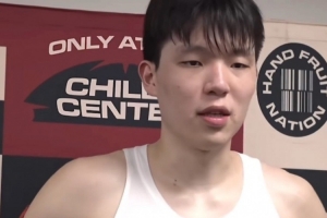 杨瀚森：有时候手像叉子一样 恨不得剁了它 需要及时调整