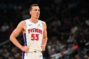 你俩带队反超！邓罗半场8中4拿到11分2断 T·哈里斯拿9分3板2助