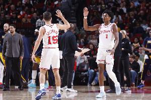 阿门：谢泼德越来越自信 14次助攻0失误 他完全掌控了比赛