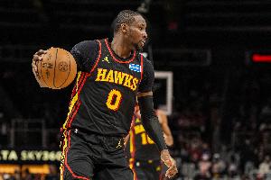 状态糟糕至极！库明加持球启动走步失误 此前四次出手全打铁