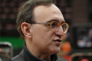 乌戈谈哈维：投手在某一场失常很正常 我们依然信任他