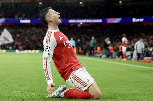 伊恩·赖特：马丁内利应该首发，他能带球帮助球队摆脱困境